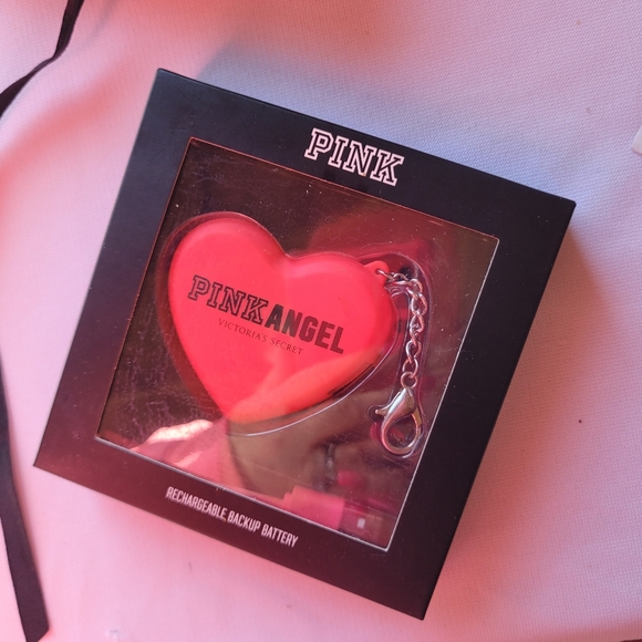 PINK VS Charger - Picture 8 of 14